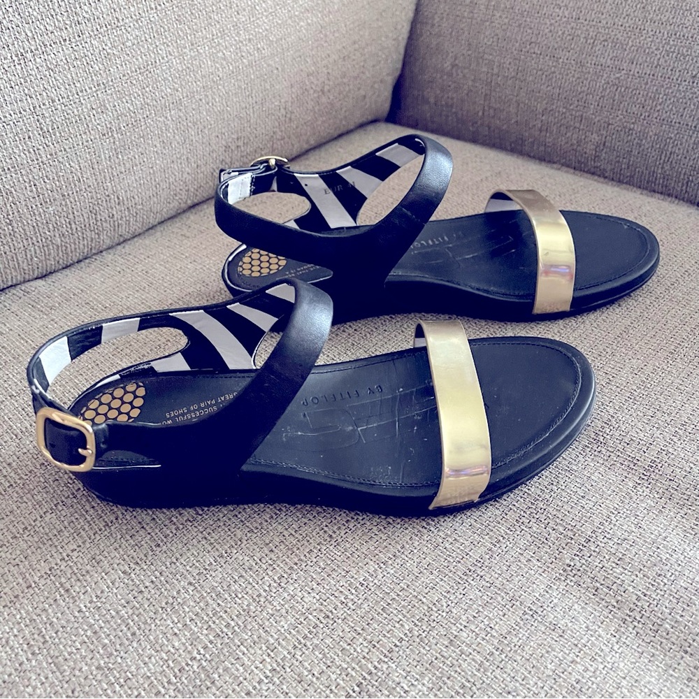 Fitflop black/gold ankle strap sandals